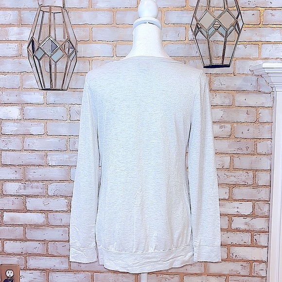Old Navy Light Gray/Silver Metallic Scoop Neck Long Sleeved Top, Women’s Size S. - Picture 4 of 7